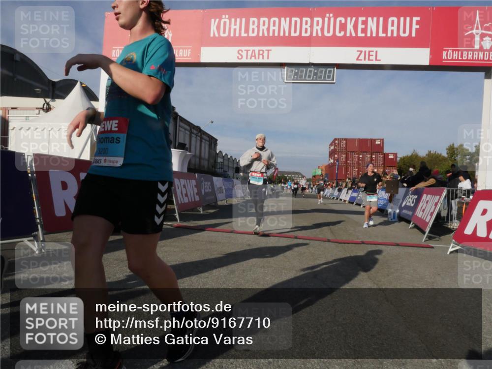 03.10.2025 - Köhlbrandbrückenlauf Matties Gatica Varas http://msf.ph/oto/9167710 03.10.2025 10:10:12 Ziel 1243, 1544, 1656, 2040, 2074, 3068, 3218, 3493 meine-sportfotos.de