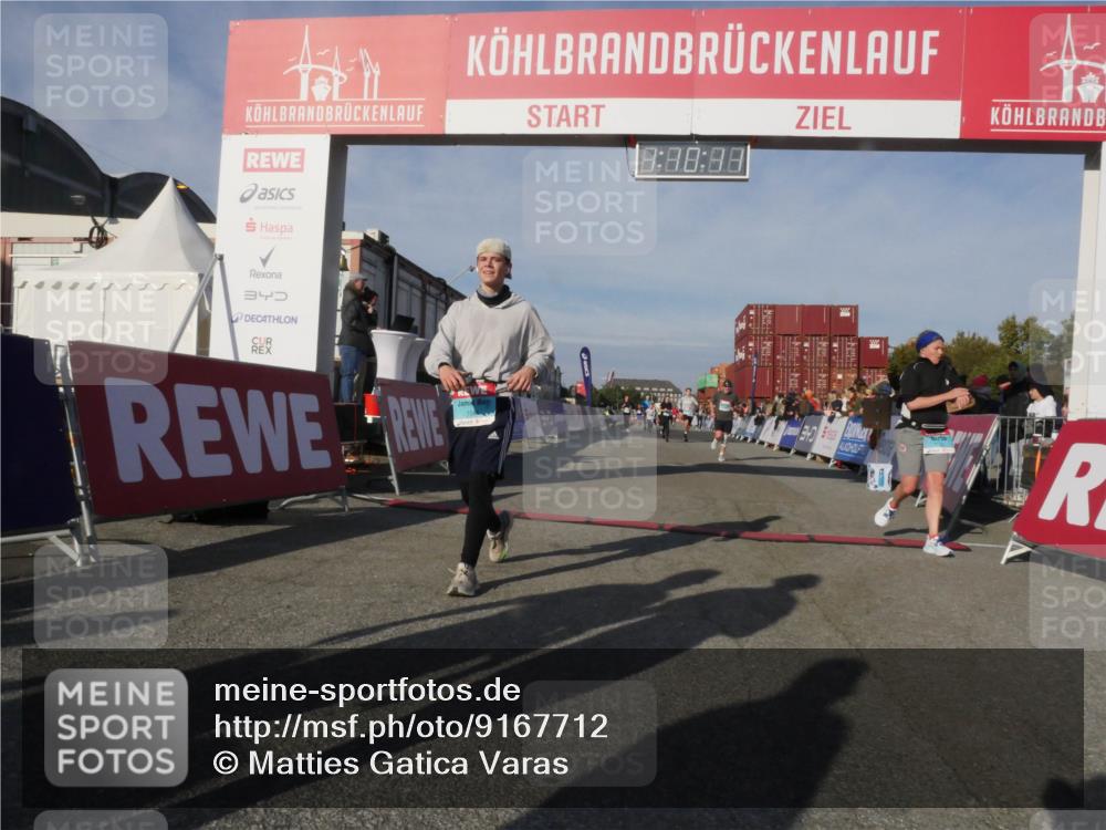 03.10.2025 - Köhlbrandbrückenlauf Matties Gatica Varas http://msf.ph/oto/9167712 03.10.2025 10:10:13 Ziel 1243, 1656, 1919, 2040, 2074, 2679, 3068, 3218, 3493 meine-sportfotos.de