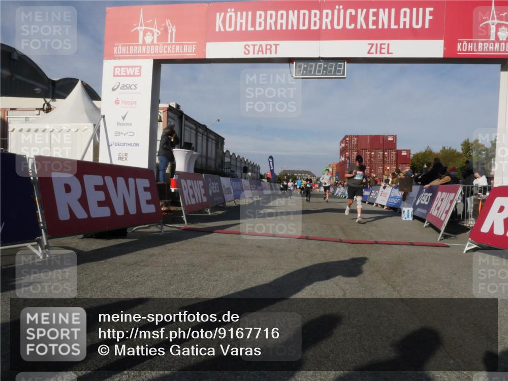03.10.2025 - Köhlbrandbrückenlauf Matties Gatica Varas http://msf.ph/oto/9167716 03.10.2025 10:10:15 Ziel 1243, 1656, 1919, 2040, 2074, 2679, 3068, 3124, 3218 meine-sportfotos.de