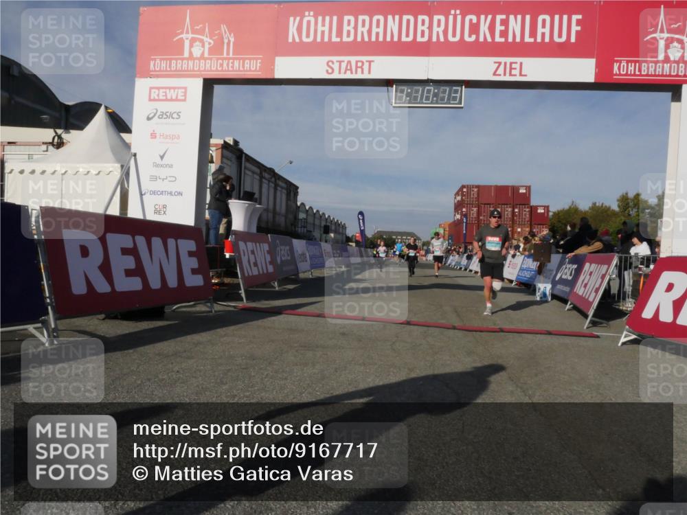 03.10.2025 - Köhlbrandbrückenlauf Matties Gatica Varas http://msf.ph/oto/9167717 03.10.2025 10:10:15 Ziel 1243, 1656, 1919, 2040, 2074, 2679, 3068, 3124, 3218 meine-sportfotos.de