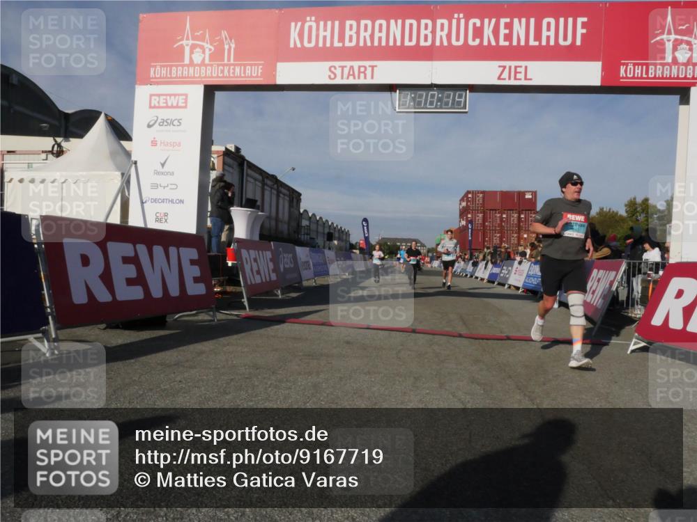 03.10.2025 - Köhlbrandbrückenlauf Matties Gatica Varas http://msf.ph/oto/9167719 03.10.2025 10:10:16 Ziel 1192, 1243, 1583, 1656, 1919, 2040, 2074, 2679, 3068, 3124, 3218 meine-sportfotos.de