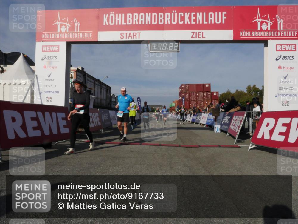 03.10.2025 - Köhlbrandbrückenlauf Matties Gatica Varas http://msf.ph/oto/9167733 03.10.2025 10:10:24 Ziel 1192, 1375, 1536, 1583, 1660, 1919, 2679, 2821, 2858, 3124, 3218 meine-sportfotos.de
