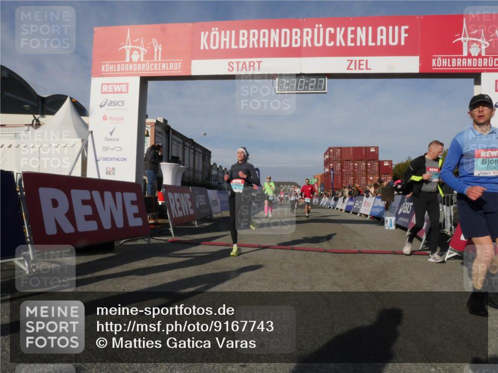 03.10.2025 - Köhlbrandbrückenlauf Matties Gatica Varas http://msf.ph/oto/9167743 03.10.2025 10:10:28 Ziel 1192, 1307, 1375, 1536, 1583, 1605, 1631, 1636, 1660, 2134, 2821, 2858 meine-sportfotos.de