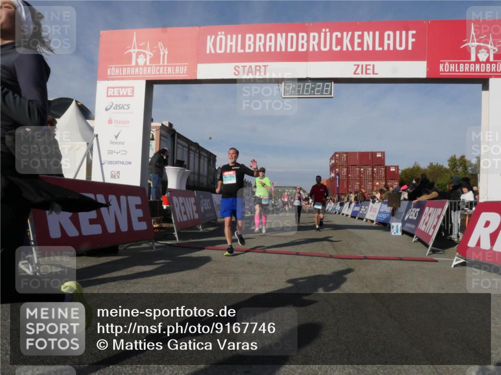 03.10.2025 - Köhlbrandbrückenlauf Matties Gatica Varas http://msf.ph/oto/9167746 03.10.2025 10:10:30 Ziel 1307, 1375, 1499, 1536, 1605, 1631, 1636, 1660, 2134, 2821, 2858, 3345 meine-sportfotos.de