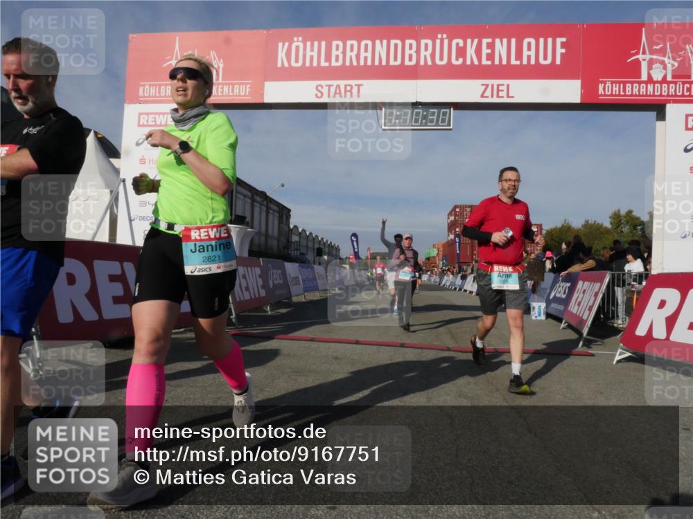 03.10.2025 - Köhlbrandbrückenlauf Matties Gatica Varas http://msf.ph/oto/9167751 03.10.2025 10:10:32 Ziel 1307, 1499, 1536, 1605, 1631, 1636, 2134, 2858, 2964, 3345 meine-sportfotos.de