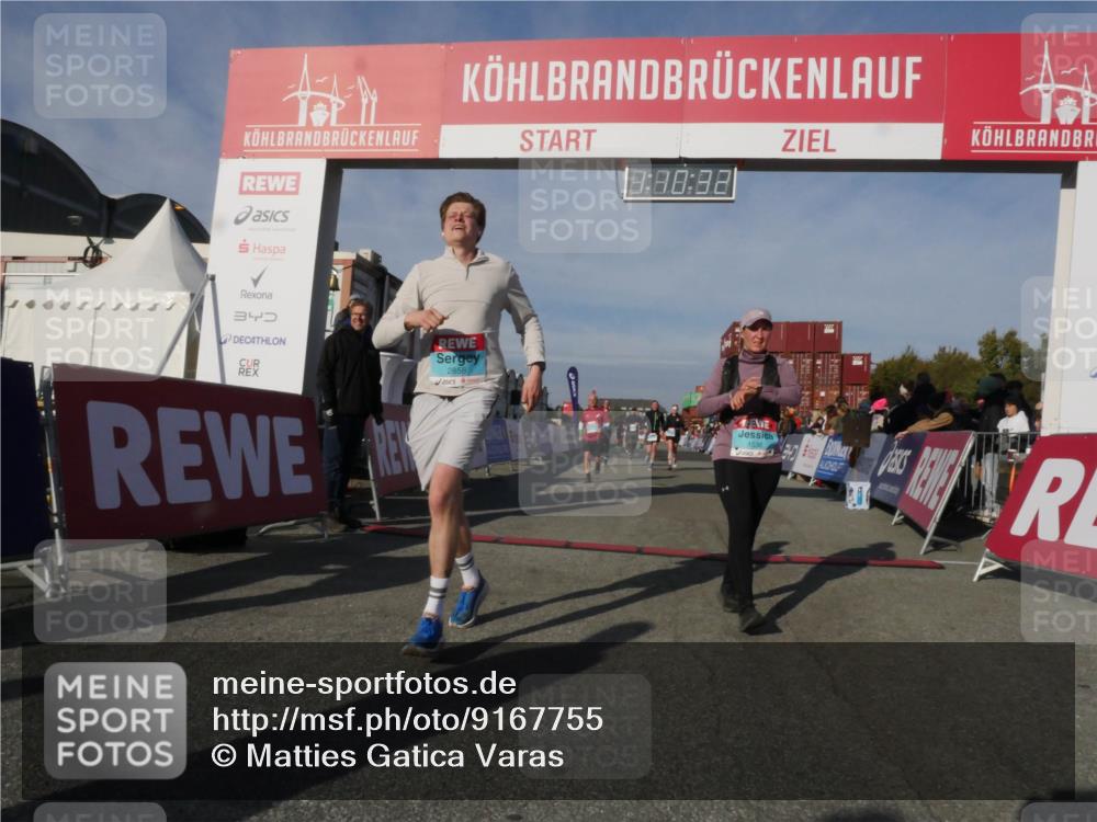 03.10.2025 - Köhlbrandbrückenlauf Matties Gatica Varas http://msf.ph/oto/9167755 03.10.2025 10:10:34 Ziel 1093, 1307, 1499, 1605, 1631, 1636, 2134, 2964, 3345 meine-sportfotos.de