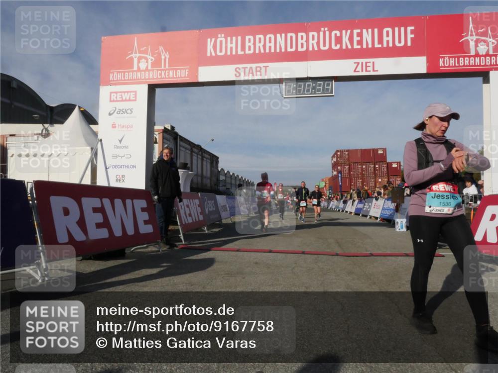 03.10.2025 - Köhlbrandbrückenlauf Matties Gatica Varas http://msf.ph/oto/9167758 03.10.2025 10:10:36 Ziel 1093, 1307, 1413, 1499, 1605, 1631, 1636, 2134, 2728, 2890, 2891, 2964, 3345 meine-sportfotos.de