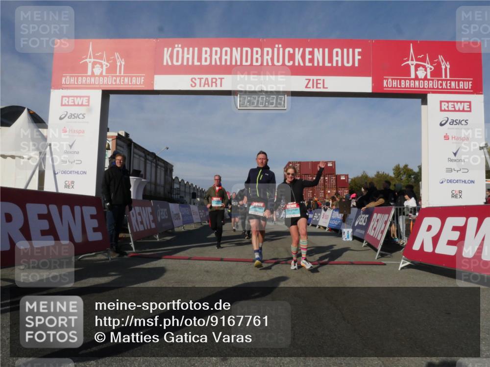 03.10.2025 - Köhlbrandbrückenlauf Matties Gatica Varas http://msf.ph/oto/9167761 03.10.2025 10:10:39 Ziel 1093, 1217, 1307, 1413, 1499, 1605, 1631, 2015, 2728, 2890, 2891, 2964, 3345 meine-sportfotos.de