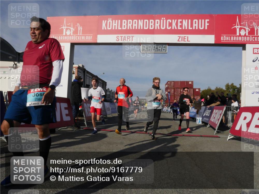 03.10.2025 - Köhlbrandbrückenlauf Matties Gatica Varas http://msf.ph/oto/9167779 03.10.2025 10:10:47 Ziel 1217, 1413, 1701, 2015, 2150, 2728, 2890, 2891, 3032 meine-sportfotos.de