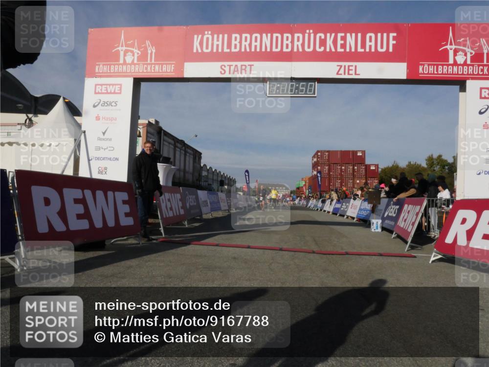 03.10.2025 - Köhlbrandbrückenlauf Matties Gatica Varas http://msf.ph/oto/9167788 03.10.2025 10:10:52 Ziel 1450, 1701, 1705, 2150, 2729, 3032, 3818 meine-sportfotos.de