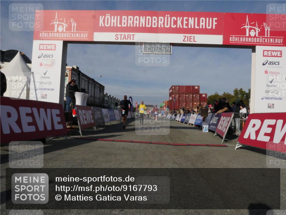 03.10.2025 - Köhlbrandbrückenlauf Matties Gatica Varas http://msf.ph/oto/9167793 03.10.2025 10:10:55 Ziel 1151, 1183, 1450, 1568, 1701, 1705, 1973, 2150, 2729, 3032, 3717, 3818 meine-sportfotos.de