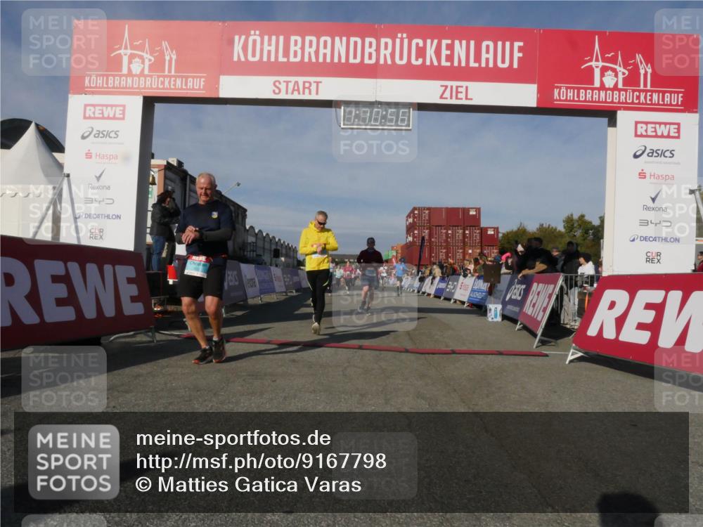 03.10.2025 - Köhlbrandbrückenlauf Matties Gatica Varas http://msf.ph/oto/9167798 03.10.2025 10:10:58 Ziel 1151, 1183, 1229, 1450, 1568, 1701, 1705, 1802, 1945, 1973, 2150, 2381, 2729, 3352, 3717, 3808, 3818 meine-sportfotos.de