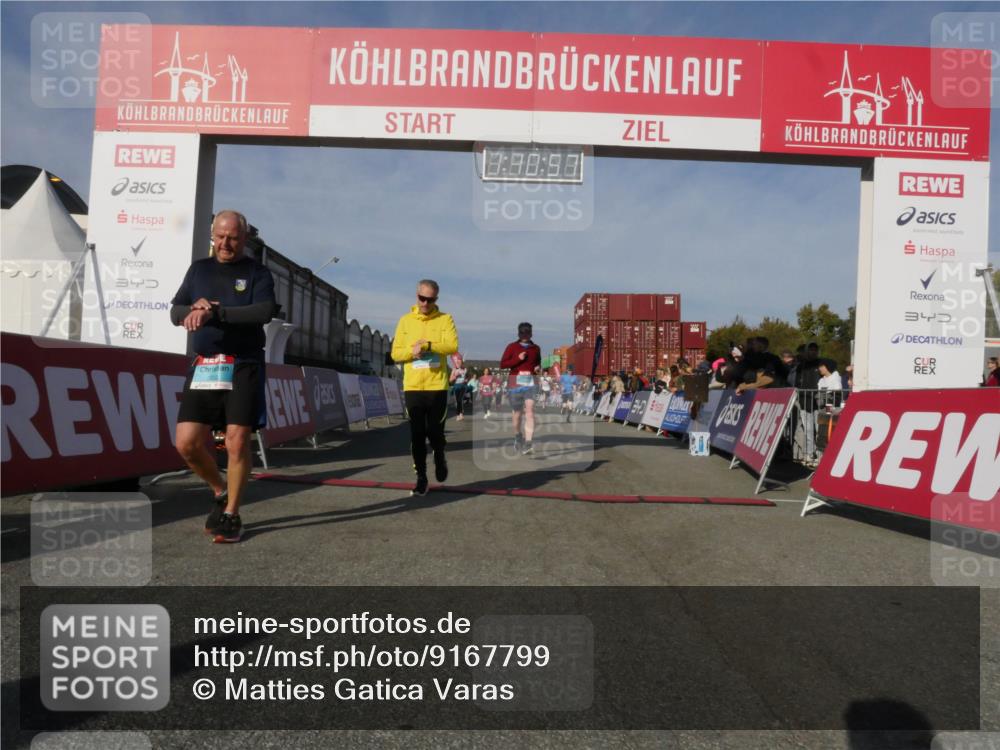 03.10.2025 - Köhlbrandbrückenlauf Matties Gatica Varas http://msf.ph/oto/9167799 03.10.2025 10:10:58 Ziel 1151, 1183, 1229, 1450, 1568, 1701, 1705, 1802, 1945, 1973, 2150, 2381, 2729, 3352, 3717, 3808, 3818 meine-sportfotos.de