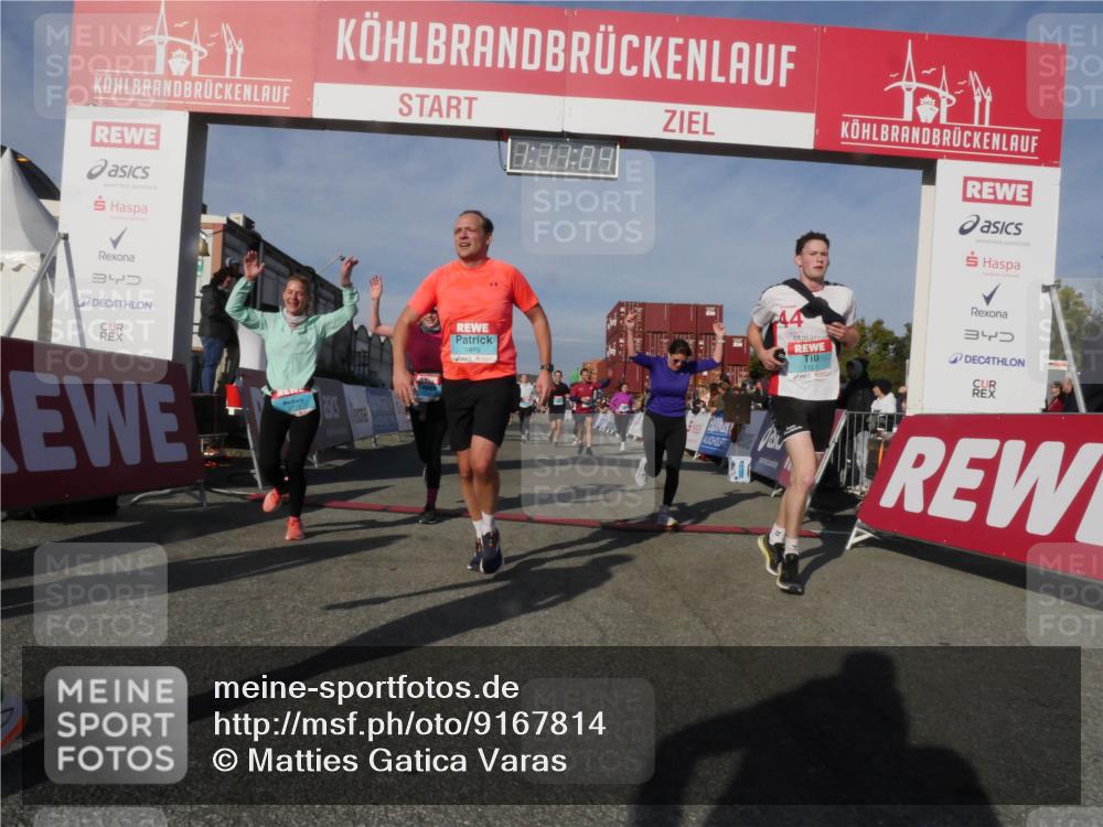 03.10.2025 - Köhlbrandbrückenlauf Matties Gatica Varas http://msf.ph/oto/9167814 03.10.2025 10:11:06 Ziel 1149, 1183, 1229, 1286, 1802, 1945, 2381, 2711, 3334, 3352, 3410, 3653, 3808 meine-sportfotos.de