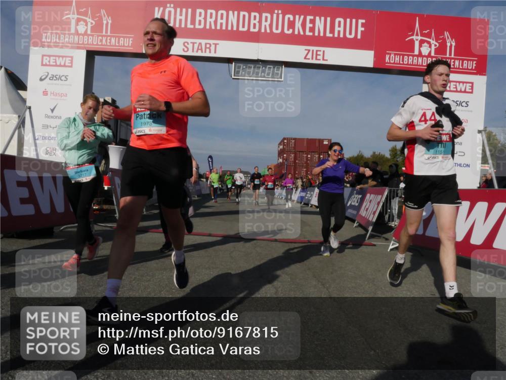 03.10.2025 - Köhlbrandbrückenlauf Matties Gatica Varas http://msf.ph/oto/9167815 03.10.2025 10:11:06 Ziel 1149, 1183, 1229, 1286, 1802, 1945, 2381, 2711, 3334, 3352, 3410, 3653, 3808 meine-sportfotos.de