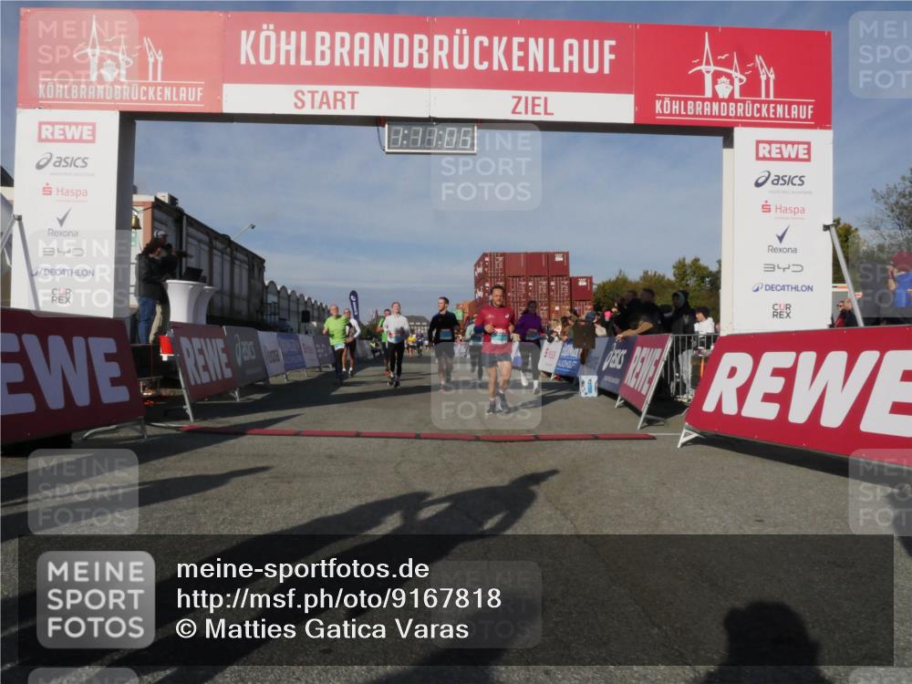 03.10.2025 - Köhlbrandbrückenlauf Matties Gatica Varas http://msf.ph/oto/9167818 03.10.2025 10:11:07 Ziel 1149, 1229, 1286, 1802, 1945, 2381, 2711, 3334, 3352, 3410, 3653, 3808 meine-sportfotos.de
