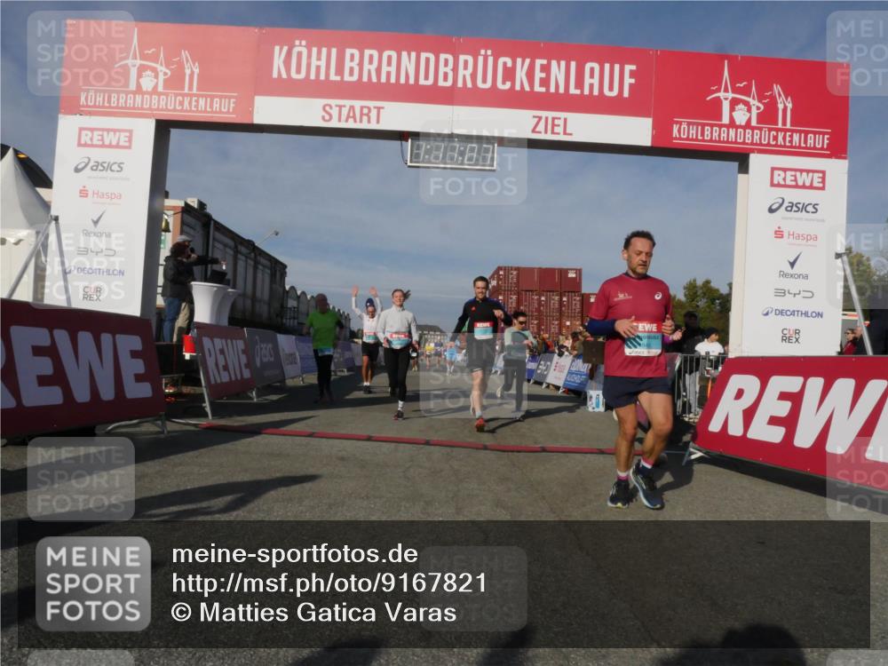03.10.2025 - Köhlbrandbrückenlauf Matties Gatica Varas http://msf.ph/oto/9167821 03.10.2025 10:11:09 Ziel 1149, 1229, 1286, 1802, 2214, 2381, 2711, 3334, 3352, 3410, 3653, 3808 meine-sportfotos.de