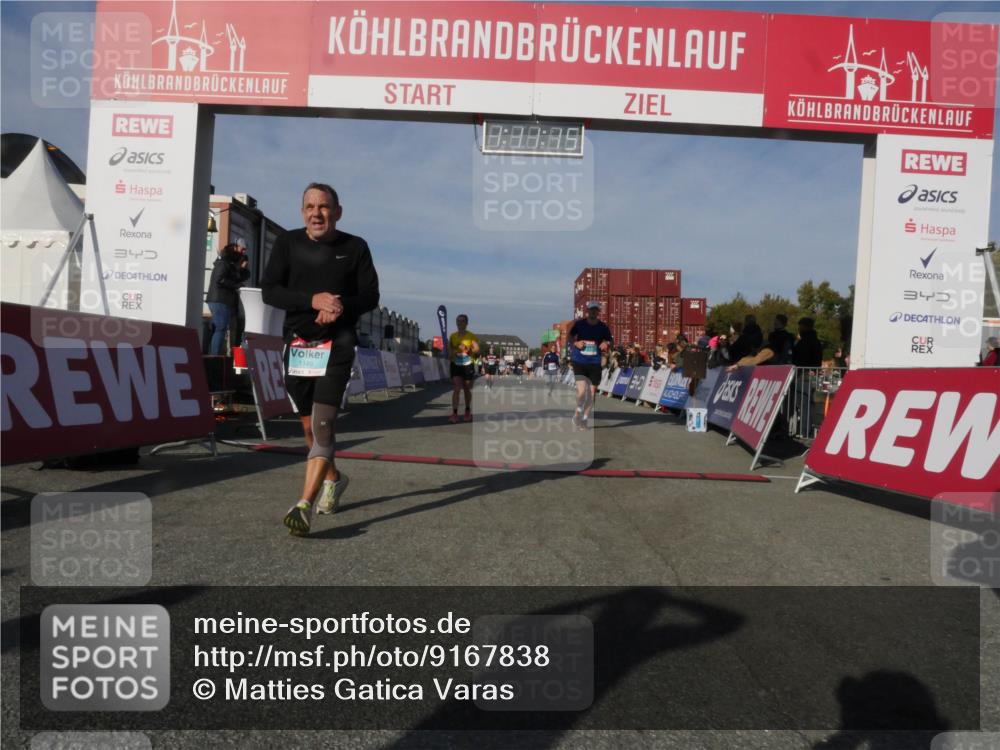 03.10.2025 - Köhlbrandbrückenlauf Matties Gatica Varas http://msf.ph/oto/9167838 03.10.2025 10:11:17 Ziel 1844, 2214, 3011, 3334, 3653 meine-sportfotos.de