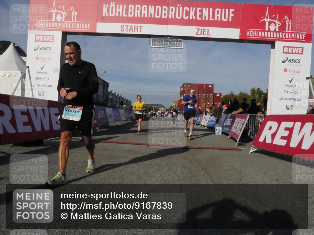 03.10.2025 - Köhlbrandbrückenlauf Matties Gatica Varas http://msf.ph/oto/9167839 03.10.2025 10:11:17 Ziel 1844, 2214, 3011, 3334, 3653 meine-sportfotos.de
