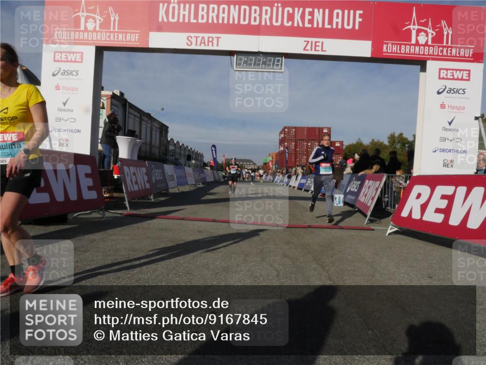 03.10.2025 - Köhlbrandbrückenlauf Matties Gatica Varas http://msf.ph/oto/9167845 03.10.2025 10:11:20 Ziel 1341, 1844, 2214, 2939, 3011, 3167, 3238, 3542 meine-sportfotos.de