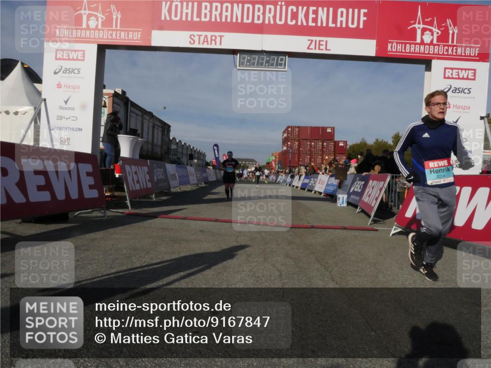 03.10.2025 - Köhlbrandbrückenlauf Matties Gatica Varas http://msf.ph/oto/9167847 03.10.2025 10:11:21 Ziel 1341, 1844, 2939, 3011, 3167, 3238, 3542 meine-sportfotos.de