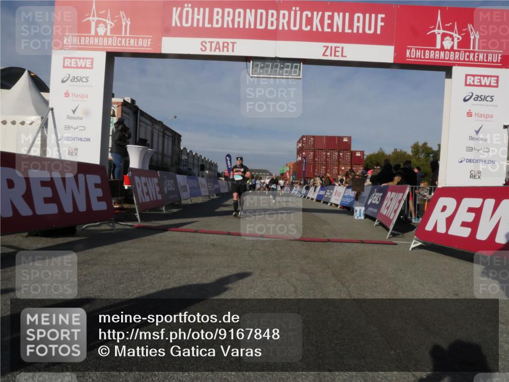 03.10.2025 - Köhlbrandbrückenlauf Matties Gatica Varas http://msf.ph/oto/9167848 03.10.2025 10:11:22 Ziel 1341, 1844, 2939, 3011, 3120, 3121, 3167, 3238, 3445, 3542 meine-sportfotos.de