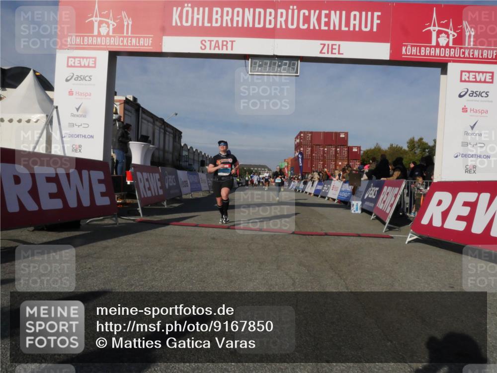 03.10.2025 - Köhlbrandbrückenlauf Matties Gatica Varas http://msf.ph/oto/9167850 03.10.2025 10:11:23 Ziel 1341, 1844, 2939, 3011, 3120, 3121, 3167, 3238, 3445, 3542 meine-sportfotos.de