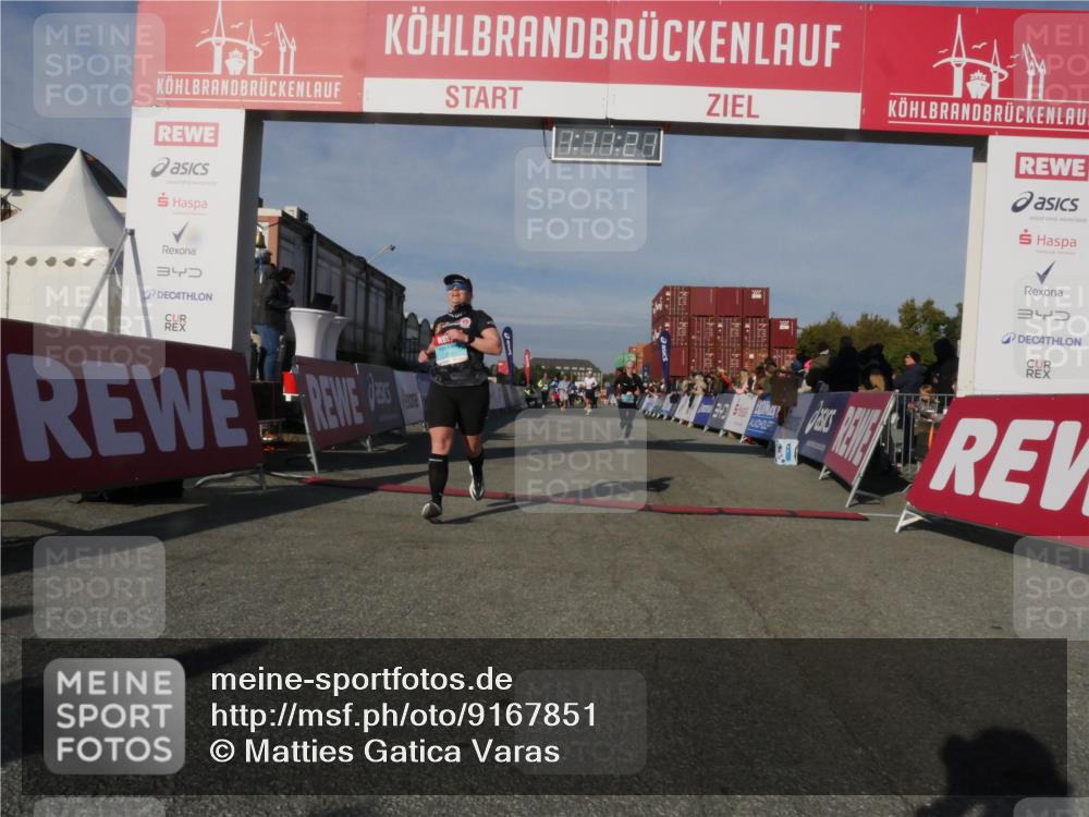 03.10.2025 - Köhlbrandbrückenlauf Matties Gatica Varas http://msf.ph/oto/9167851 03.10.2025 10:11:23 Ziel 1341, 1844, 2939, 3011, 3120, 3121, 3167, 3238, 3445, 3542 meine-sportfotos.de