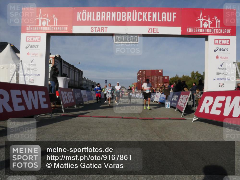 03.10.2025 - Köhlbrandbrückenlauf Matties Gatica Varas http://msf.ph/oto/9167861 03.10.2025 10:11:29 Ziel 1341, 1871, 2215, 2881, 2939, 2941, 3119, 3120, 3121, 3167, 3202, 3238, 3445, 3542 meine-sportfotos.de