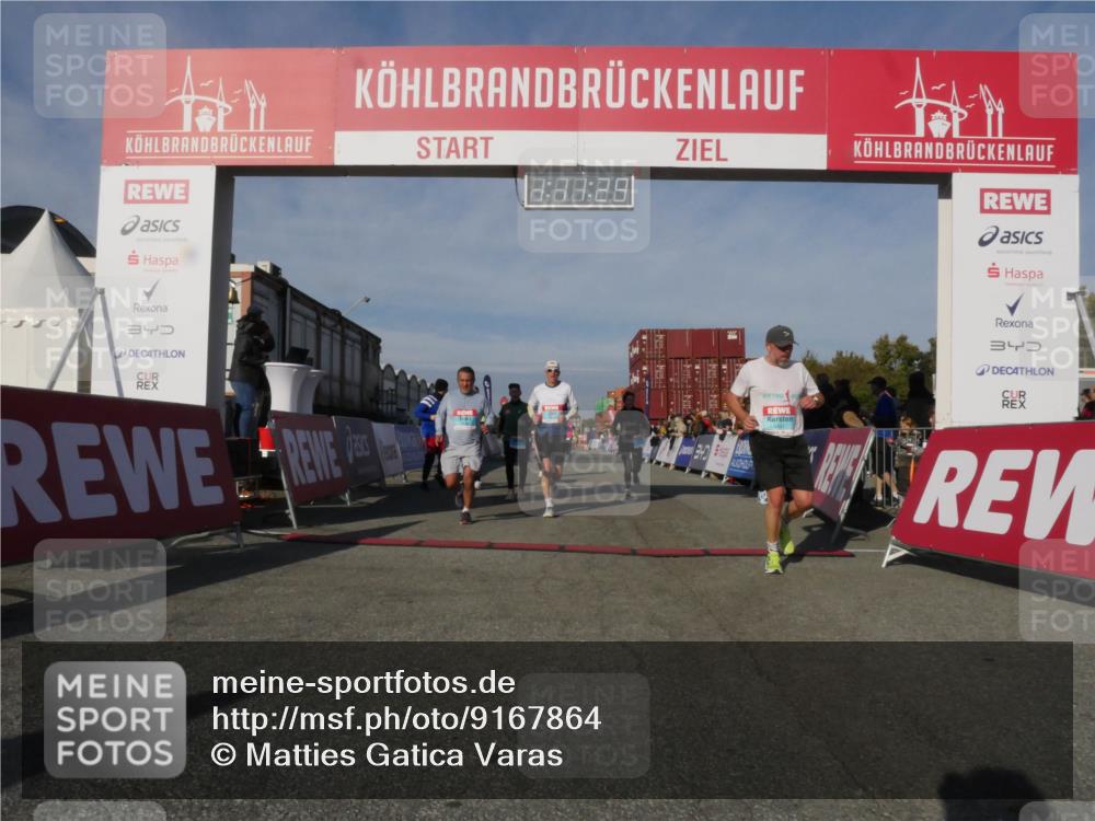 03.10.2025 - Köhlbrandbrückenlauf Matties Gatica Varas http://msf.ph/oto/9167864 03.10.2025 10:11:31 Ziel 1871, 2215, 2881, 2939, 2941, 3119, 3120, 3121, 3167, 3202, 3238, 3445, 3528, 3542 meine-sportfotos.de
