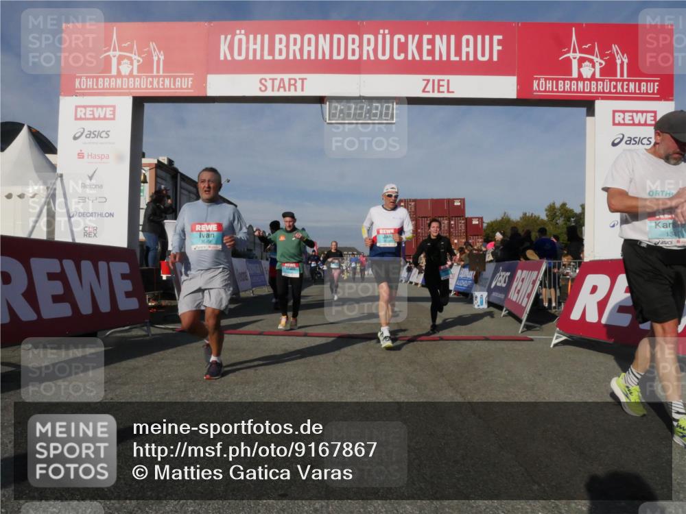 03.10.2025 - Köhlbrandbrückenlauf Matties Gatica Varas http://msf.ph/oto/9167867 03.10.2025 10:11:32 Ziel 1871, 2215, 2881, 2939, 2941, 3119, 3120, 3121, 3202, 3238, 3445, 3528 meine-sportfotos.de