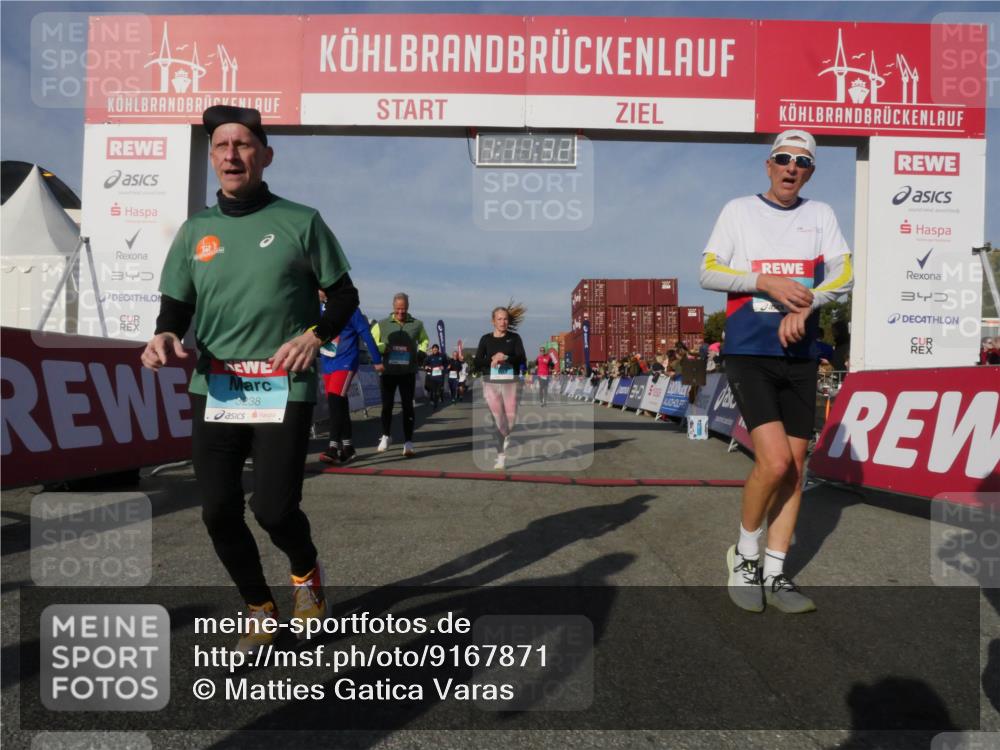 03.10.2025 - Köhlbrandbrückenlauf Matties Gatica Varas http://msf.ph/oto/9167871 03.10.2025 10:11:34 Ziel 1679, 1871, 2215, 2256, 2881, 2941, 3119, 3120, 3121, 3202, 3445, 3528 meine-sportfotos.de
