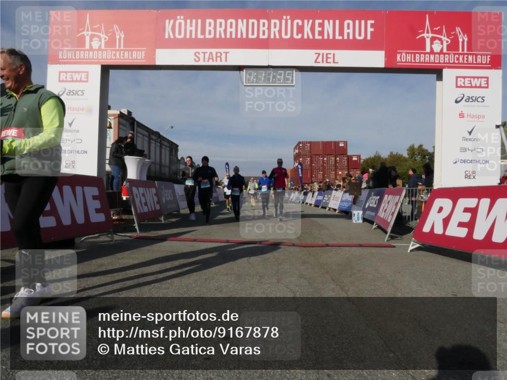 03.10.2025 - Köhlbrandbrückenlauf Matties Gatica Varas http://msf.ph/oto/9167878 03.10.2025 10:11:37 Ziel 1679, 1871, 1921, 2215, 2256, 2881, 2941, 3119, 3202, 3524, 3528 meine-sportfotos.de