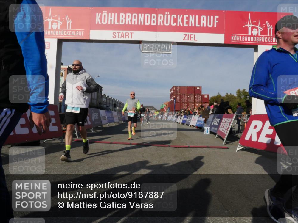03.10.2025 - Köhlbrandbrückenlauf Matties Gatica Varas http://msf.ph/oto/9167887 03.10.2025 10:11:41 Ziel 1108, 1435, 1679, 1768, 1921, 2256, 2786, 3406, 3524, 3528 meine-sportfotos.de