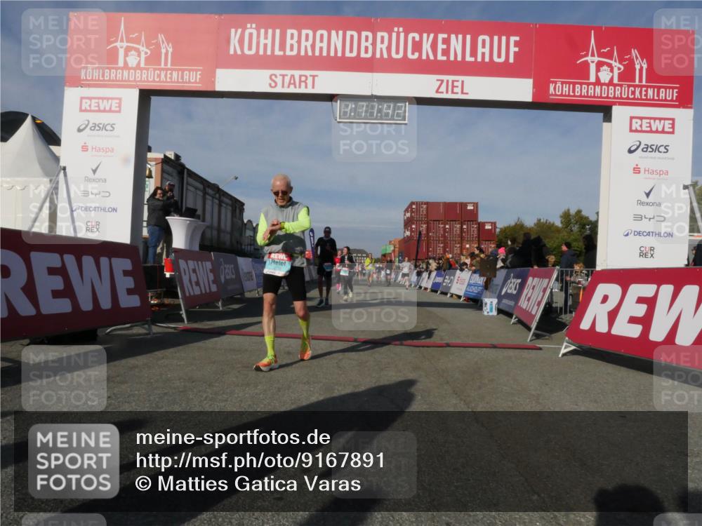 03.10.2025 - Köhlbrandbrückenlauf Matties Gatica Varas http://msf.ph/oto/9167891 03.10.2025 10:11:43 Ziel 1108, 1206, 1418, 1435, 1522, 1679, 1768, 1921, 2061, 2256, 2387, 2786, 3208, 3406, 3524 meine-sportfotos.de