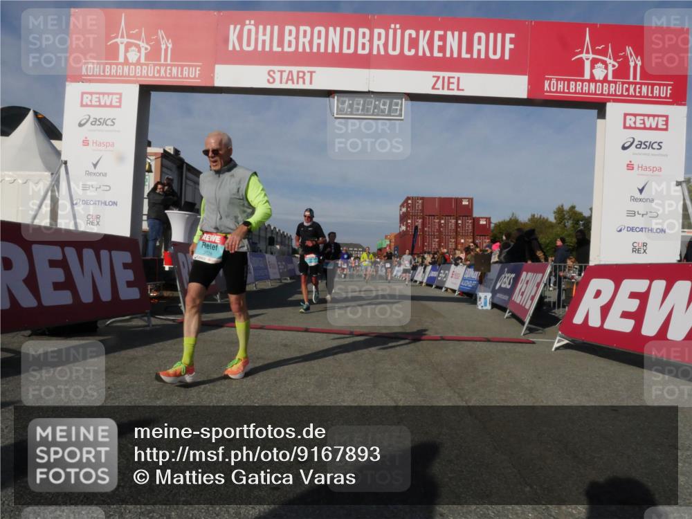 03.10.2025 - Köhlbrandbrückenlauf Matties Gatica Varas http://msf.ph/oto/9167893 03.10.2025 10:11:44 Ziel 1108, 1206, 1418, 1435, 1522, 1679, 1768, 1921, 2061, 2256, 2387, 2786, 3208, 3406, 3524 meine-sportfotos.de