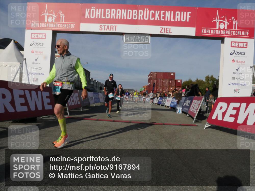 03.10.2025 - Köhlbrandbrückenlauf Matties Gatica Varas http://msf.ph/oto/9167894 03.10.2025 10:11:45 Ziel 1108, 1206, 1418, 1435, 1522, 1679, 1768, 1921, 2061, 2256, 2387, 2786, 3208, 3406, 3524 meine-sportfotos.de
