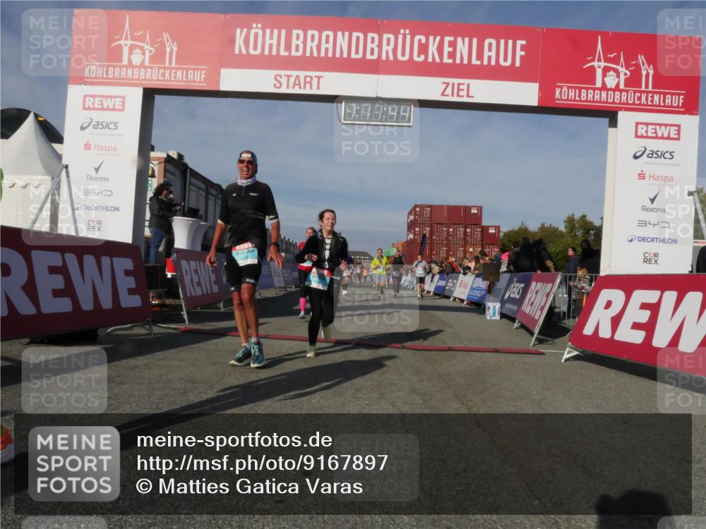 03.10.2025 - Köhlbrandbrückenlauf Matties Gatica Varas http://msf.ph/oto/9167897 03.10.2025 10:11:46 Ziel 1108, 1206, 1233, 1418, 1435, 1522, 1675, 1679, 1768, 1921, 2061, 2387, 2786, 3208, 3394, 3406, 3524 meine-sportfotos.de