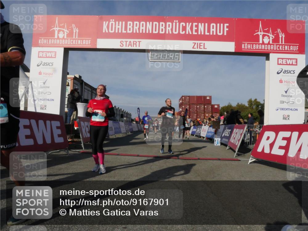 03.10.2025 - Köhlbrandbrückenlauf Matties Gatica Varas http://msf.ph/oto/9167901 03.10.2025 10:11:48 Ziel 1108, 1206, 1233, 1418, 1435, 1522, 1675, 1768, 1921, 2061, 2387, 2786, 3208, 3394, 3406 meine-sportfotos.de