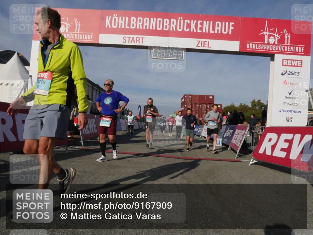 03.10.2025 - Köhlbrandbrückenlauf Matties Gatica Varas http://msf.ph/oto/9167909 03.10.2025 10:11:53 Ziel 1108, 1206, 1233, 1350, 1418, 1501, 1522, 1675, 2061, 2387, 2730, 2786, 3208, 3394 meine-sportfotos.de