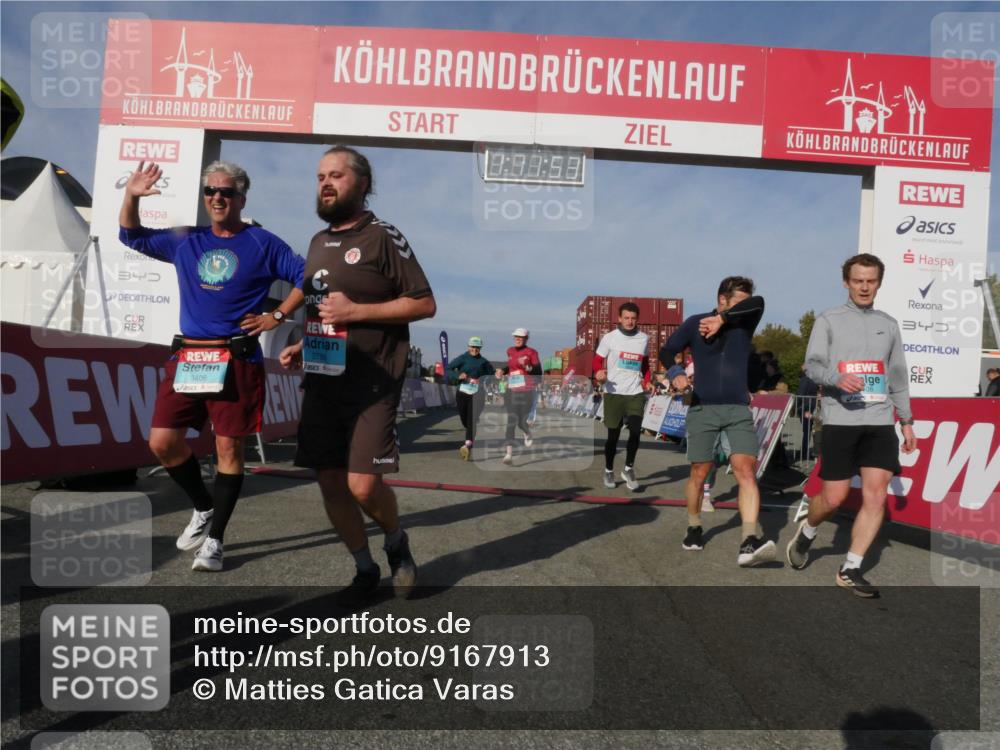 03.10.2025 - Köhlbrandbrückenlauf Matties Gatica Varas http://msf.ph/oto/9167913 03.10.2025 10:11:54 Ziel 1206, 1233, 1350, 1418, 1501, 1522, 1675, 2061, 2387, 2730, 3208, 3394 meine-sportfotos.de