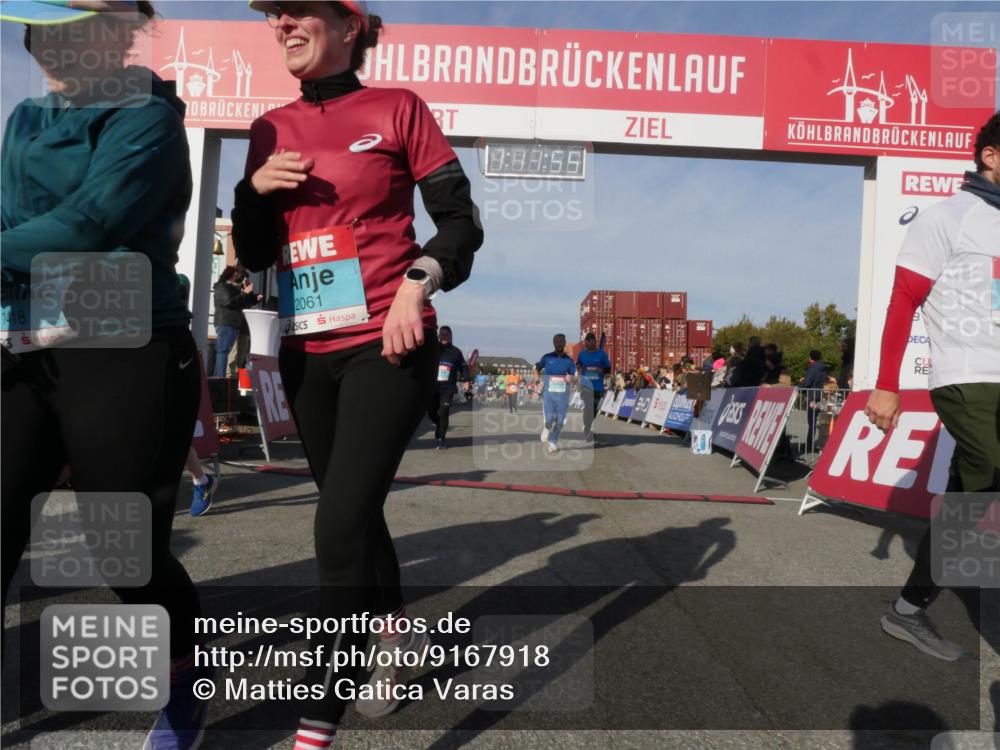 03.10.2025 - Köhlbrandbrückenlauf Matties Gatica Varas http://msf.ph/oto/9167918 03.10.2025 10:11:57 Ziel 1233, 1350, 1465, 1501, 1512, 1675, 2077, 2730, 3394, 3711 meine-sportfotos.de