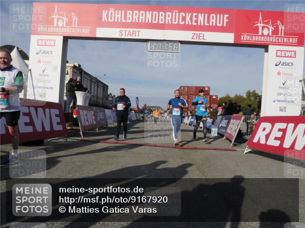 03.10.2025 - Köhlbrandbrückenlauf Matties Gatica Varas http://msf.ph/oto/9167920 03.10.2025 10:11:58 Ziel 1233, 1350, 1465, 1501, 1512, 1675, 1952, 2077, 2730, 2921, 3394, 3711 meine-sportfotos.de