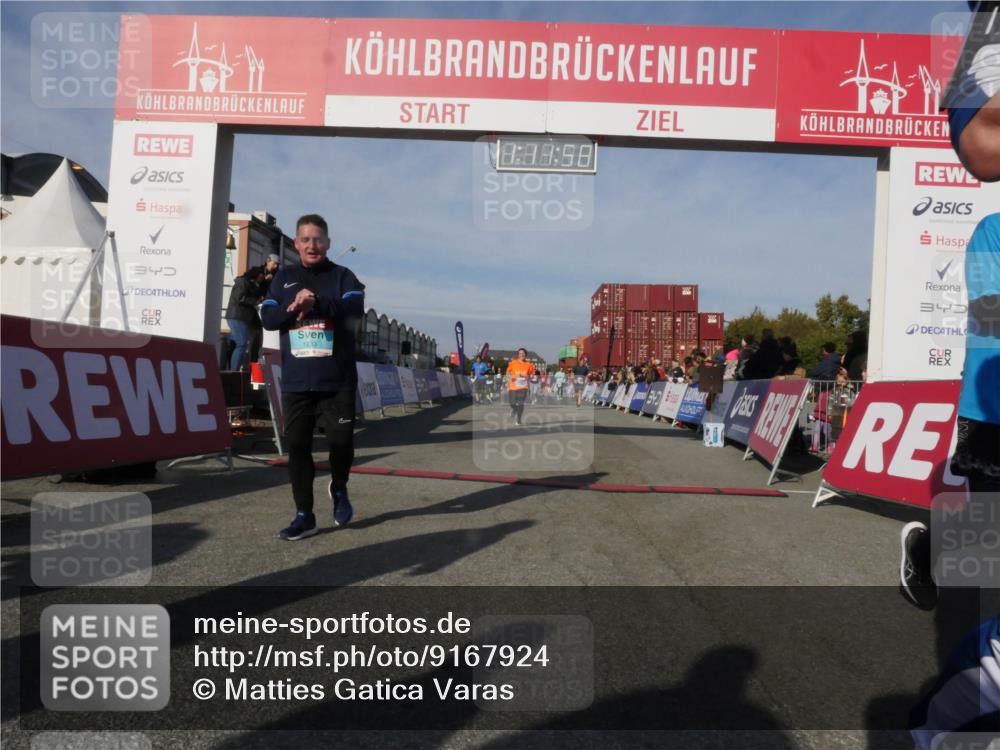 03.10.2025 - Köhlbrandbrückenlauf Matties Gatica Varas http://msf.ph/oto/9167924 03.10.2025 10:12:00 Ziel 1350, 1465, 1501, 1512, 1952, 2077, 2730, 2921, 3711, 3838 meine-sportfotos.de