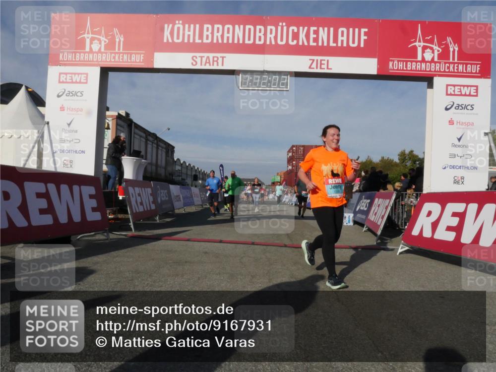 03.10.2025 - Köhlbrandbrückenlauf Matties Gatica Varas http://msf.ph/oto/9167931 03.10.2025 10:12:03 Ziel 1417, 1458, 1465, 1501, 1512, 1915, 1952, 2077, 2730, 2921, 3711, 3838 meine-sportfotos.de