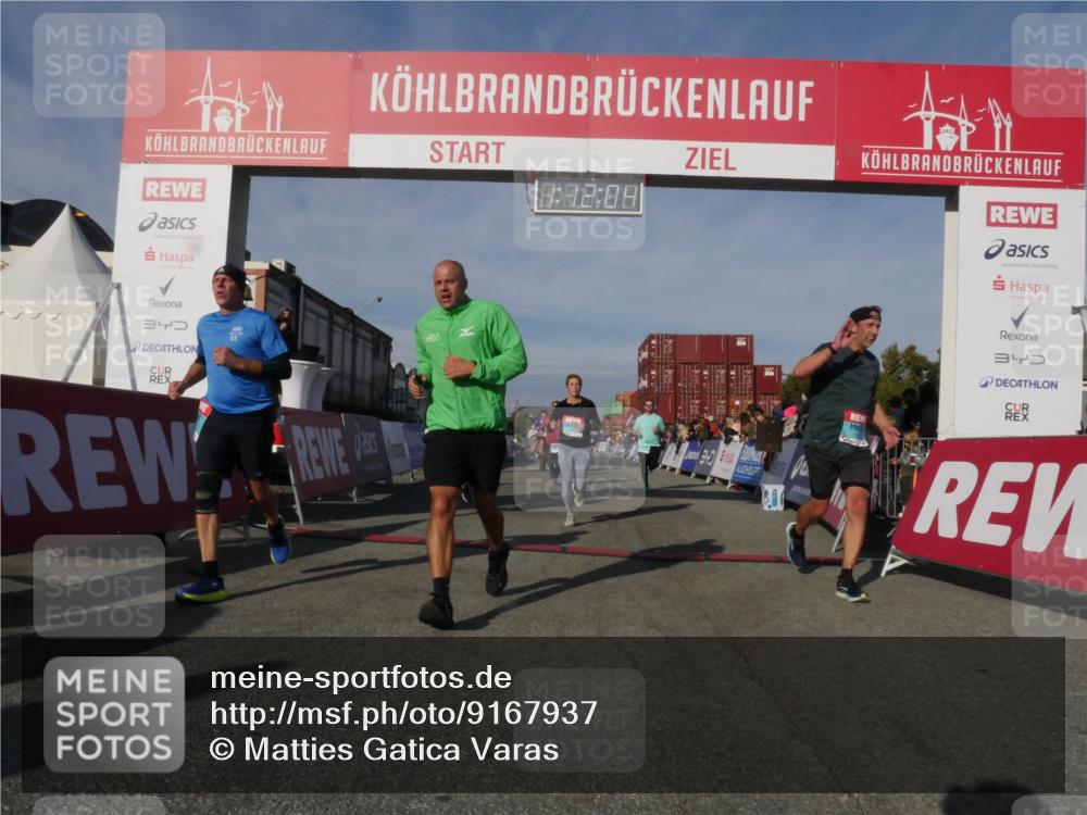 03.10.2025 - Köhlbrandbrückenlauf Matties Gatica Varas http://msf.ph/oto/9167937 03.10.2025 10:12:06 Ziel 1417, 1458, 1465, 1512, 1534, 1915, 1952, 2077, 2921, 3711, 3838 meine-sportfotos.de