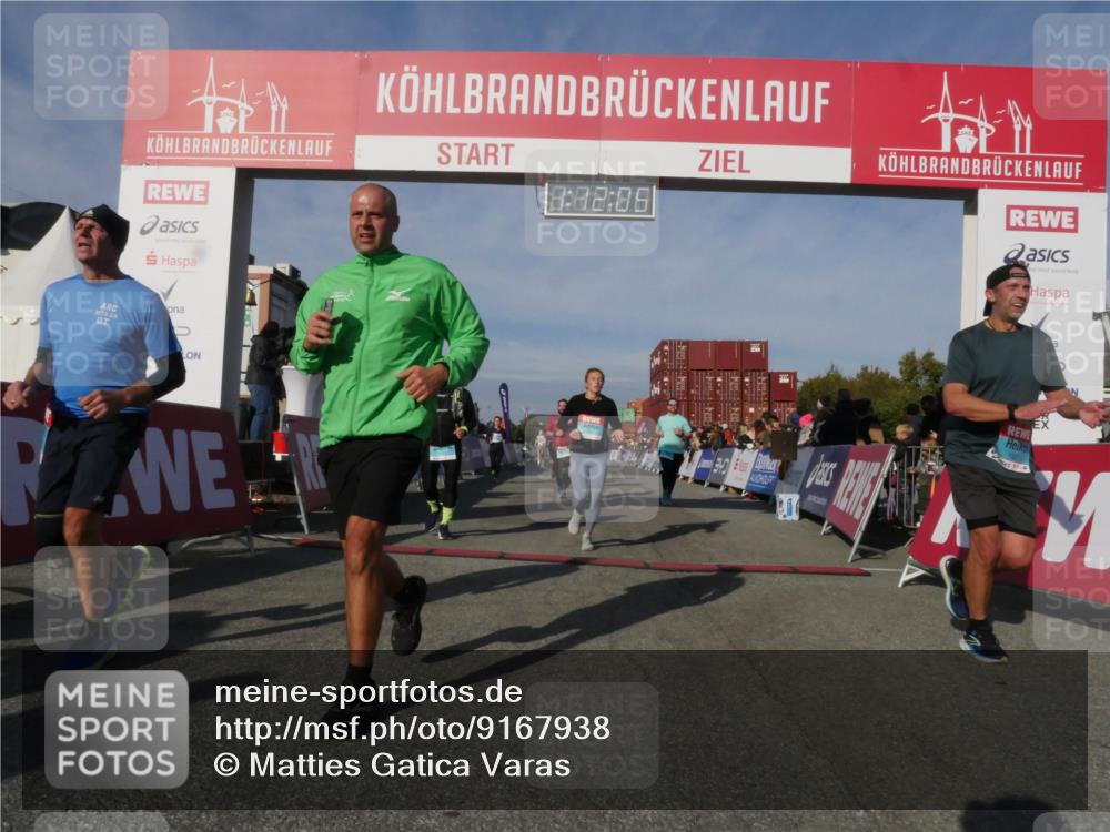 03.10.2025 - Köhlbrandbrückenlauf Matties Gatica Varas http://msf.ph/oto/9167938 03.10.2025 10:12:07 Ziel 1417, 1458, 1465, 1512, 1534, 1915, 1952, 2077, 2921, 3711, 3838 meine-sportfotos.de