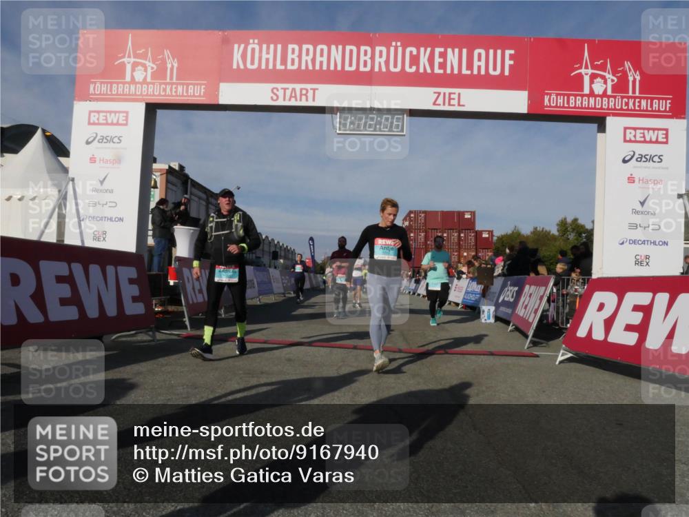 03.10.2025 - Köhlbrandbrückenlauf Matties Gatica Varas http://msf.ph/oto/9167940 03.10.2025 10:12:08 Ziel 1038, 1417, 1458, 1465, 1534, 1640, 1829, 1915, 1952, 2077, 2921, 3838 meine-sportfotos.de