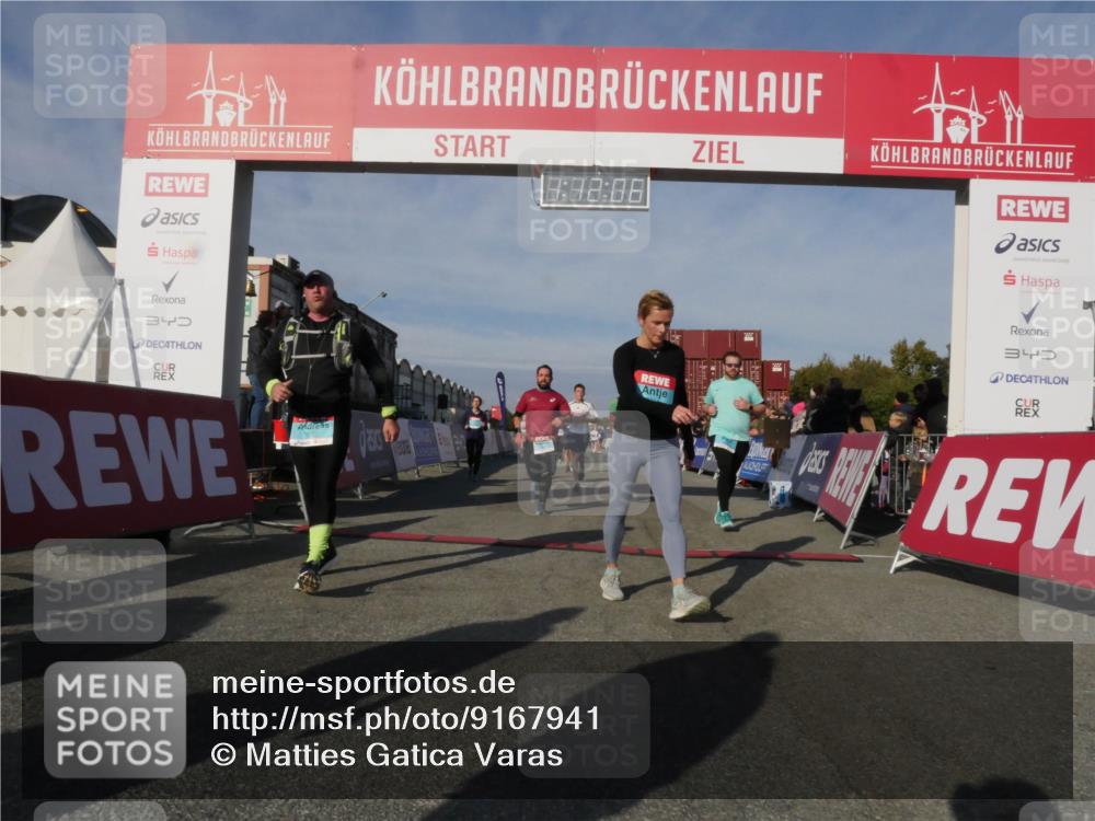 03.10.2025 - Köhlbrandbrückenlauf Matties Gatica Varas http://msf.ph/oto/9167941 03.10.2025 10:12:08 Ziel 1038, 1417, 1458, 1465, 1534, 1640, 1829, 1915, 1952, 2077, 2921, 3838 meine-sportfotos.de