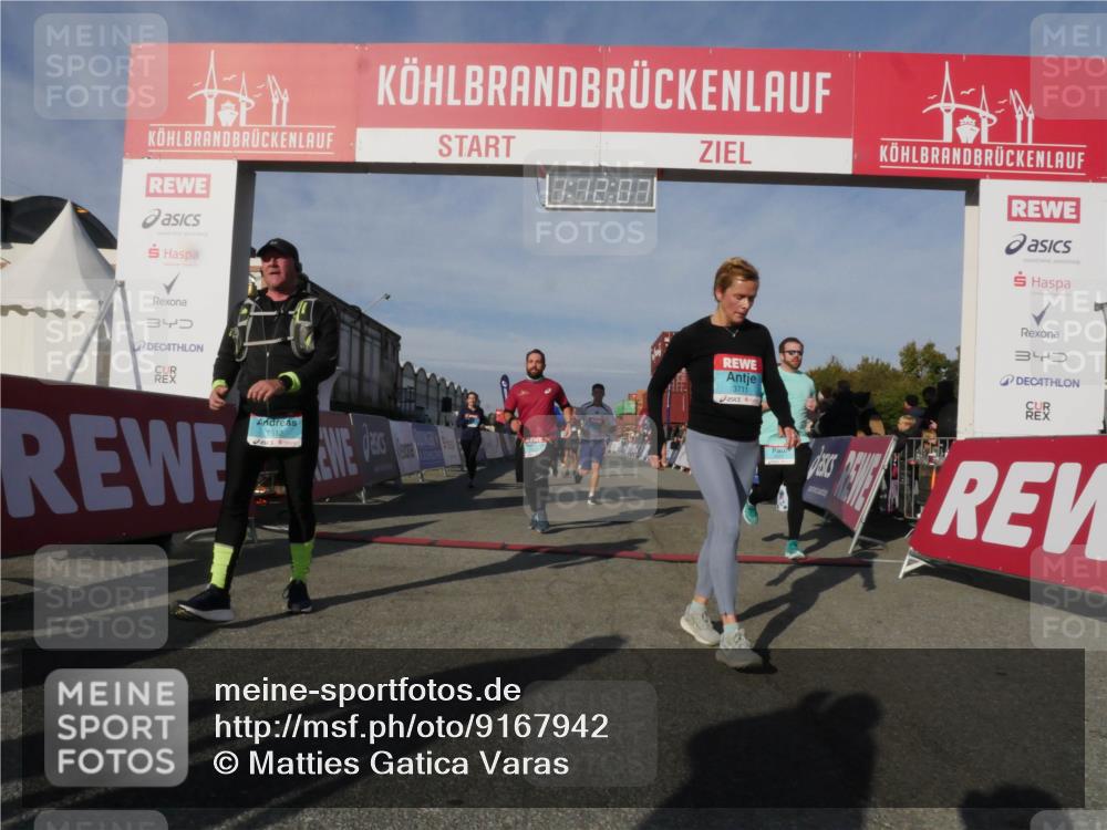 03.10.2025 - Köhlbrandbrückenlauf Matties Gatica Varas http://msf.ph/oto/9167942 03.10.2025 10:12:09 Ziel 1038, 1417, 1458, 1465, 1534, 1640, 1829, 1915, 1952, 2077, 2921, 3838 meine-sportfotos.de